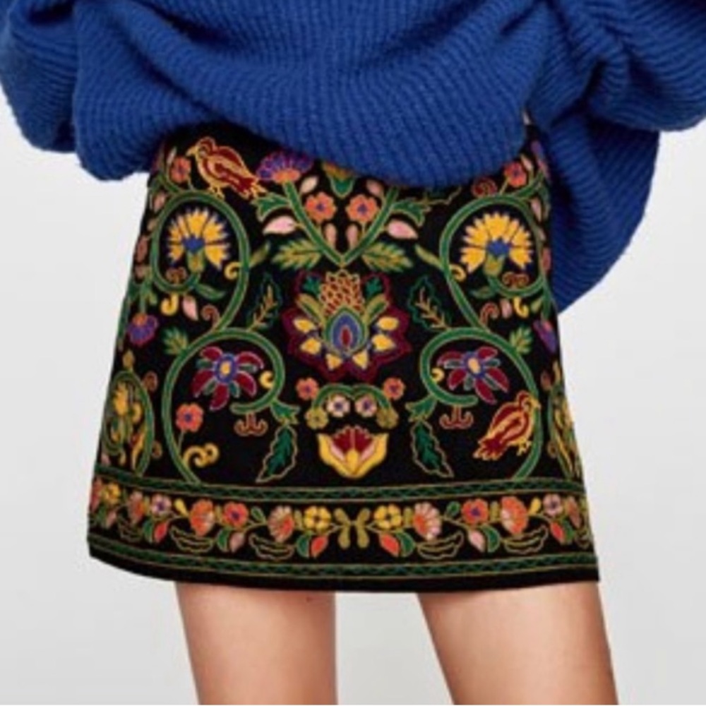 Zara embroidered mini skirt